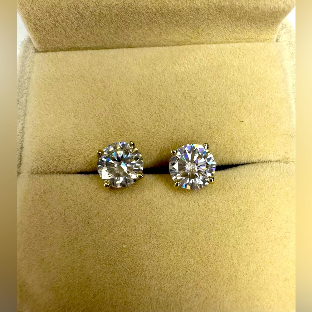 GRA CERTIFIED 14K SOLID YELLOW GOLD 2 CT VVS MOISSANITE LAB SOLITAIRE EARRINGS